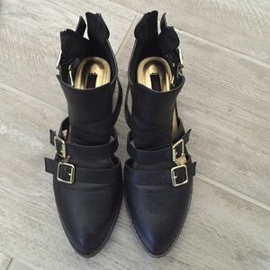 Dollhouse cut out black booties size 10