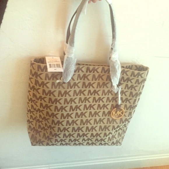 Brand new, unused,classic Michael Kors tote purse.