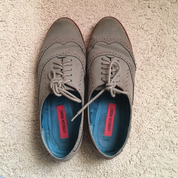 Size 9 shoe from DSW
