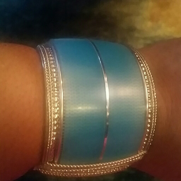 Jewelry - Picture 2 of 4