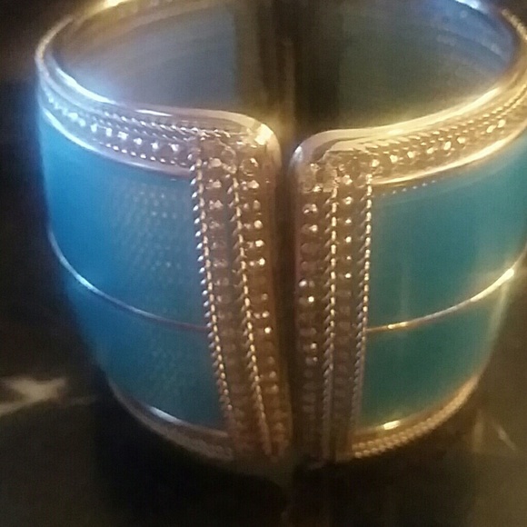 Jewelry - Picture 4 of 4