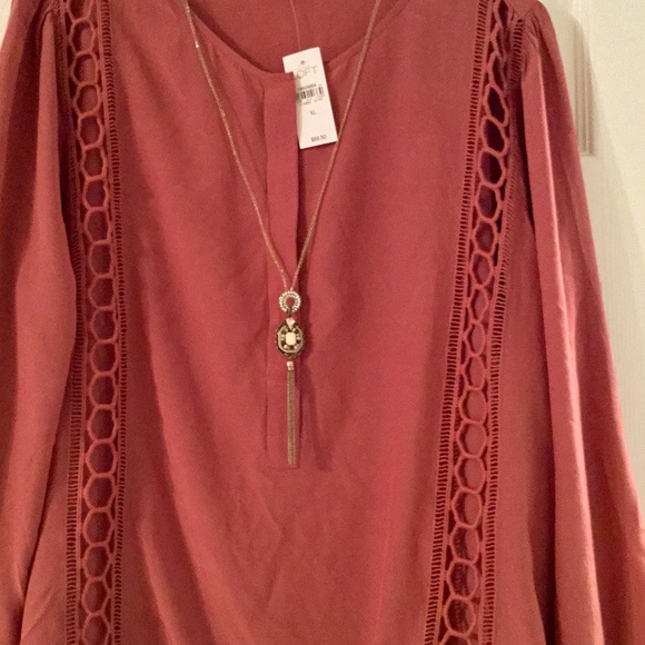 Ann Taylor Loft  Tops - Ann Taylor Loft Sassy Top