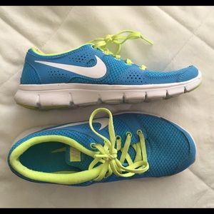 Nike Flex Experience RN Shoes