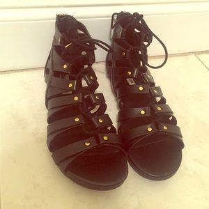 Steve Madden: tie flat sandals with zipper