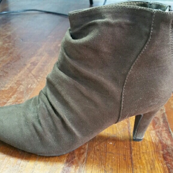 Aldo Brown suede booties