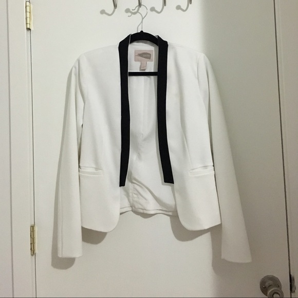 White tuxedo style blazer with black lapels