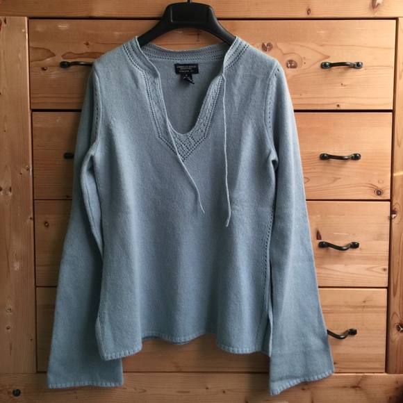 American Eagle Outfitters sweater