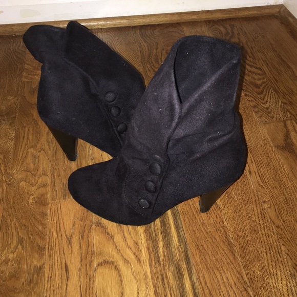 Size 7 black suede-like mid calf boots