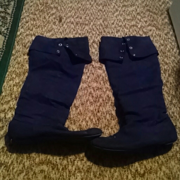 Black boots