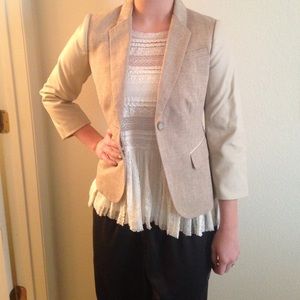 Faux leather sleeves blazer!