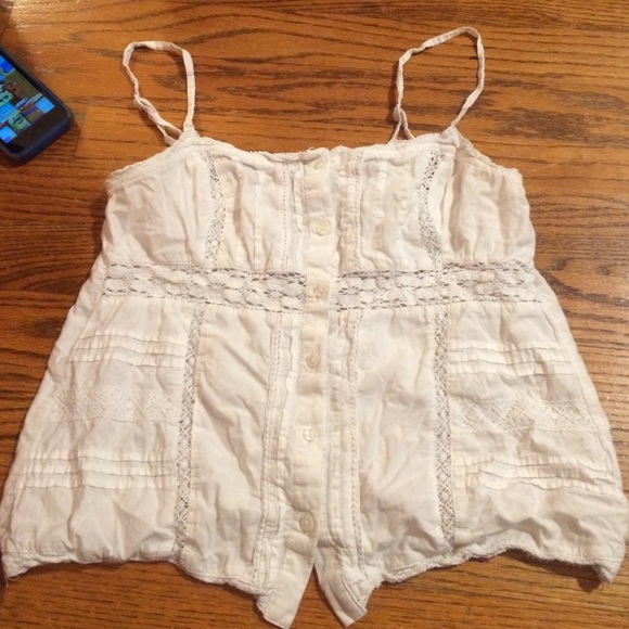 White cropped tee
