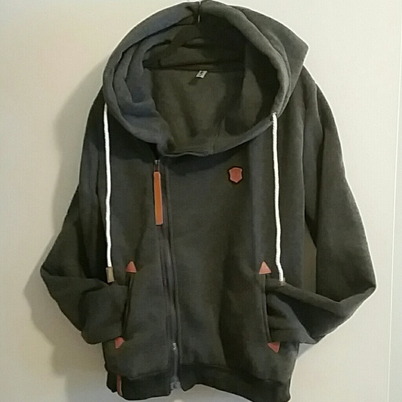 Tops - !Final Price! NWOT Warm sweatshirt