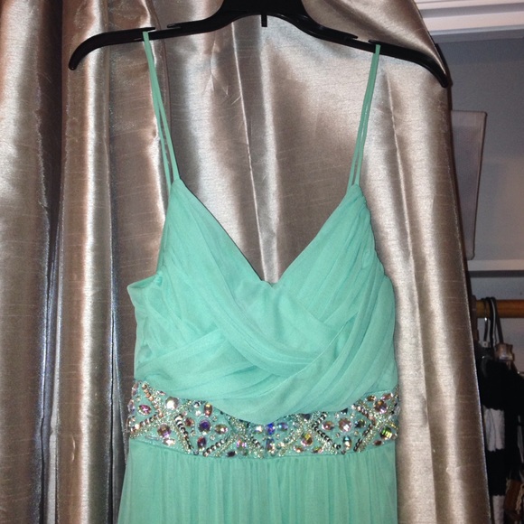 Gorgeous prom dress 💙