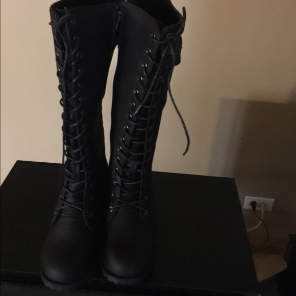 🚫SOLD🚫 Brand New Black Boots - Picture 3 of 3