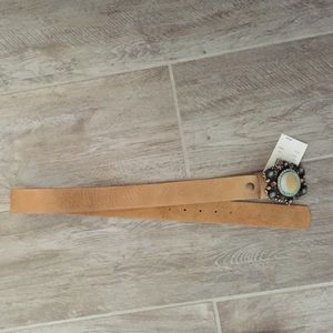 Leather rock beige belt size women's M