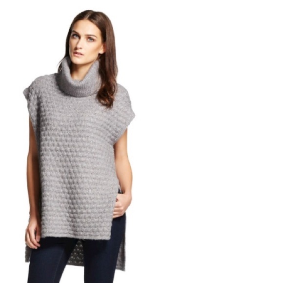 GRAY TURTLENECK PONCHO