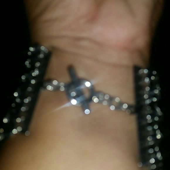 Jewelry - Picture 2 of 4