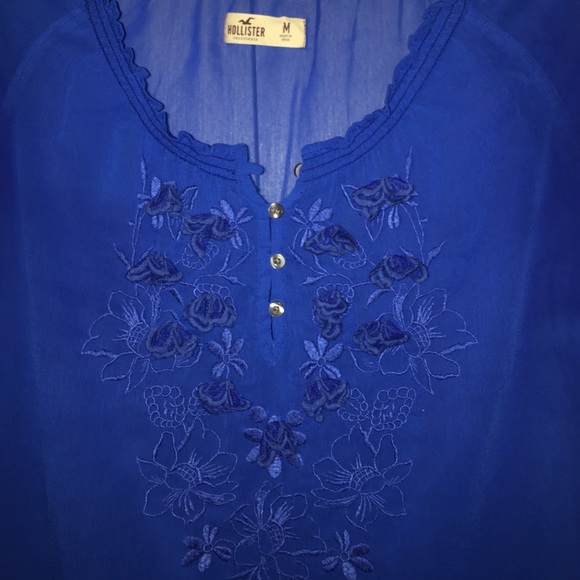 Hollister 3/4 sleeves dressy top - Picture 2 of 4