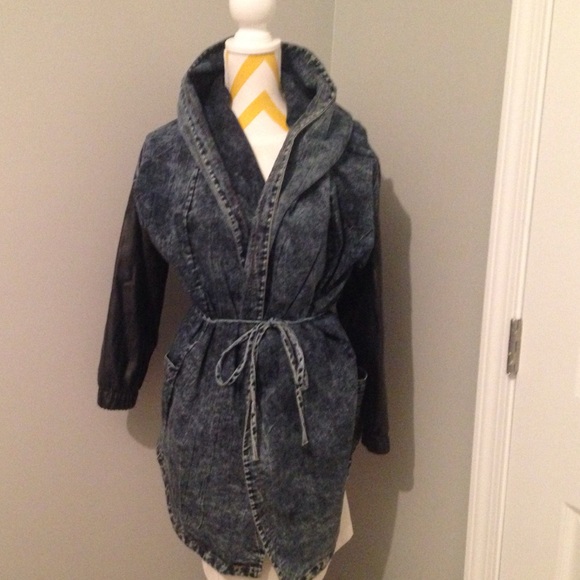 Jean jacket - Picture 2 of 4