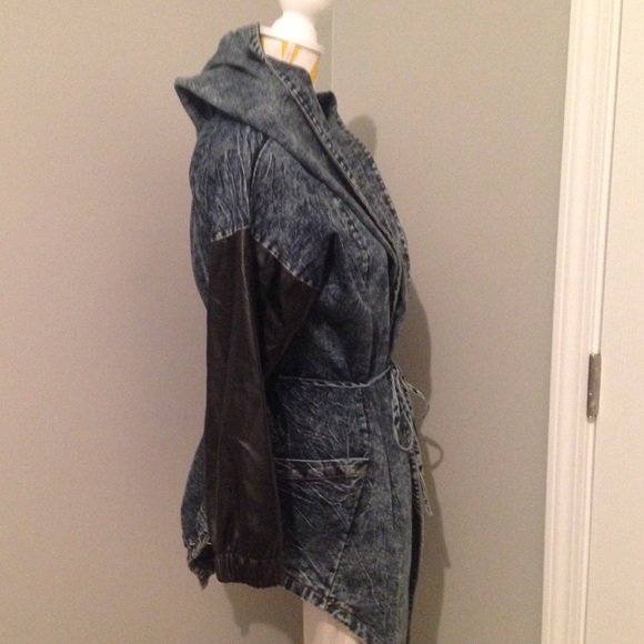 Jean jacket - Picture 3 of 4