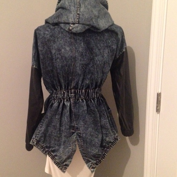 Jean jacket - Picture 4 of 4