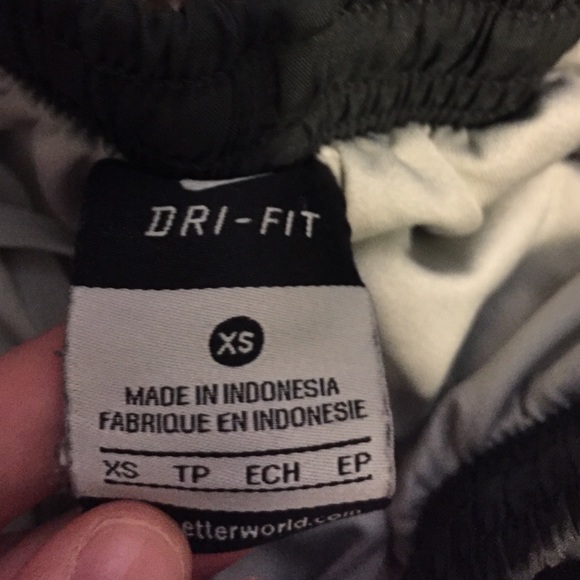 Sold in bundle - Picture 2 of 2