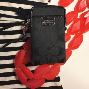 Coach Wristlet Authentic