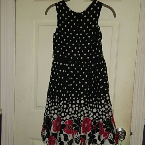 Dress - Picture 3 of 3