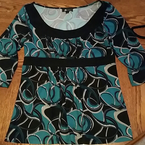 Adorable top! - Picture 1 of 2