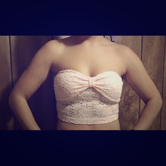 Ballet pink, lace bow crop top!