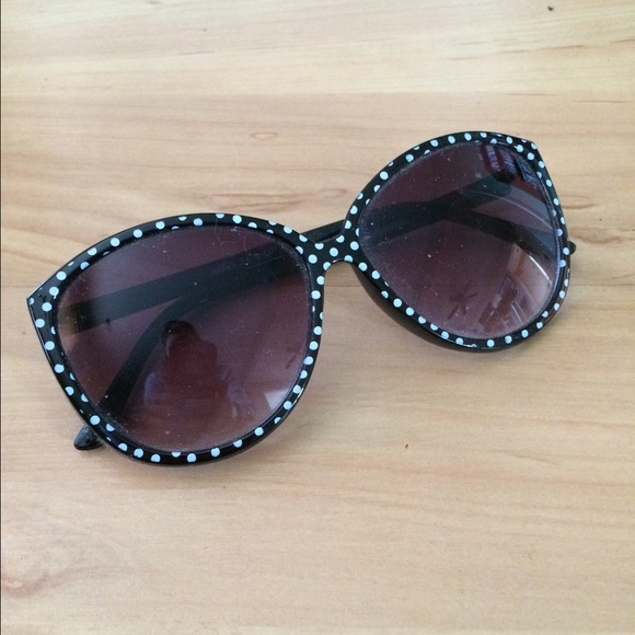 Charming Charlie polka dot sunglasses