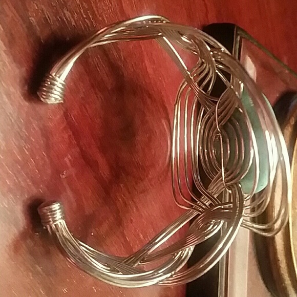 Jewelry - Picture 2 of 4