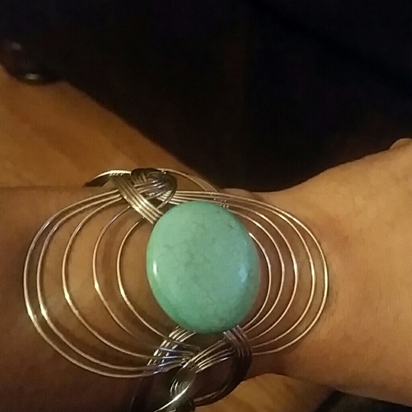 Jewelry - Picture 3 of 4