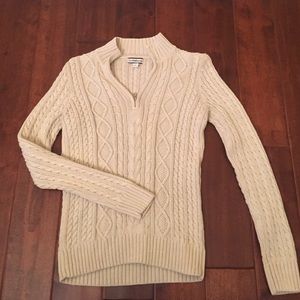 Size small Croft&Barrow cream sweater.