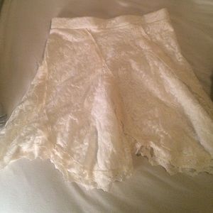 UO: White lace skirt, never worn, size small