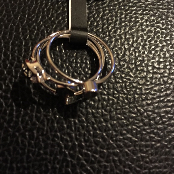 4 separate ring set - Picture 3 of 3