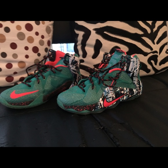 *Limited* Lebron 12 "Christmas"
