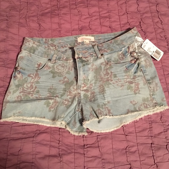 NWT Jean shorts - Picture 1 of 1