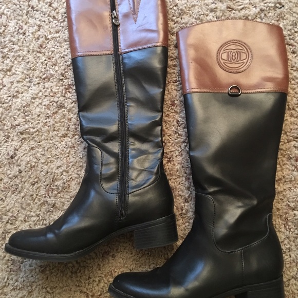 Etienne Aigner black-tan boot size 7