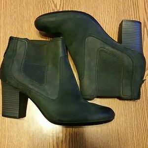 Clarks Bendables Booties. Size 7.5. SO COMFY!