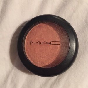 Mac Mega Metal shadow