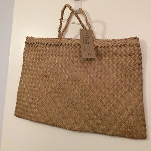 Studio|A Straw Bag