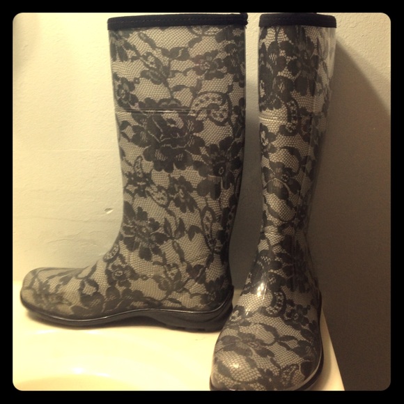 Rain boots: only worn a few times