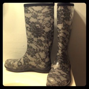 Rain boots: only worn a few times