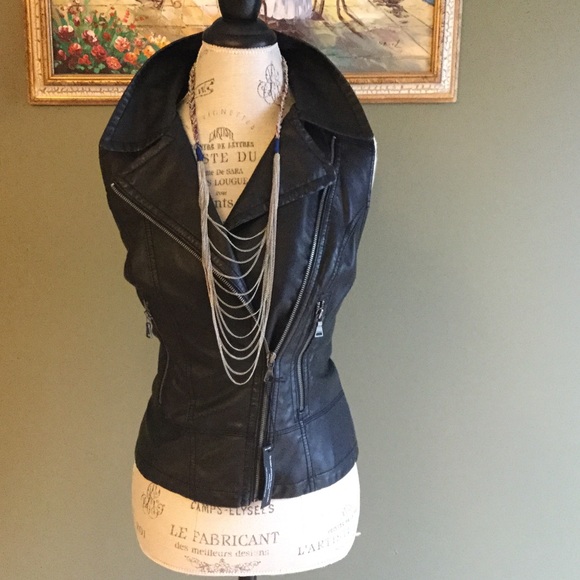 🚫SOLD🚫💫Leather look Vest💫 - Picture 4 of 4