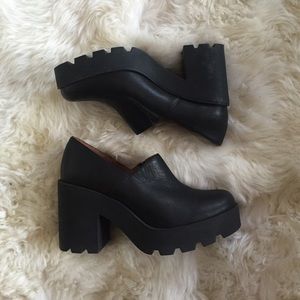 SixtySeven leather heeled mules