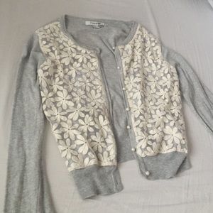 Grey & white flower sweater