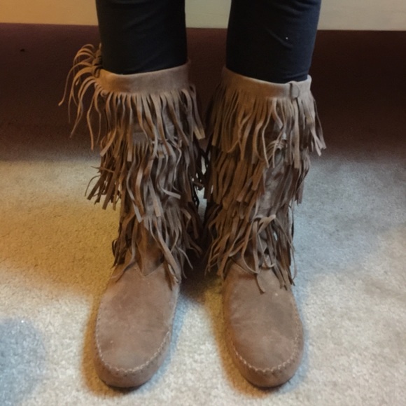 Fringe boots