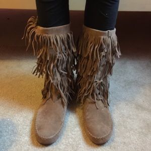 Fringe boots