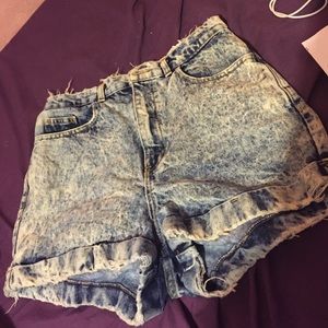 Acid washed American Apparel high wasted shorts💜